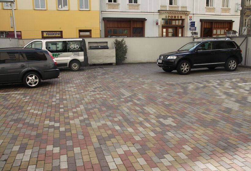 هتل Praha Liberec