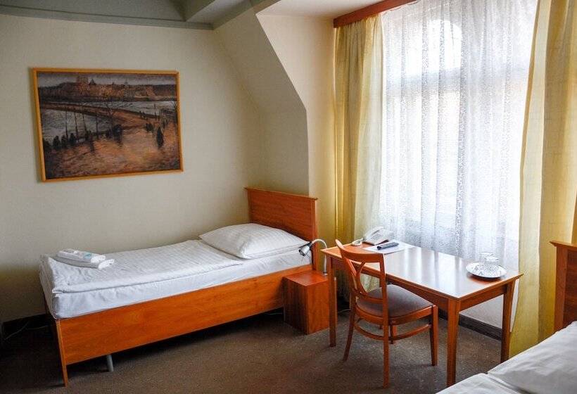 هتل Praha Liberec