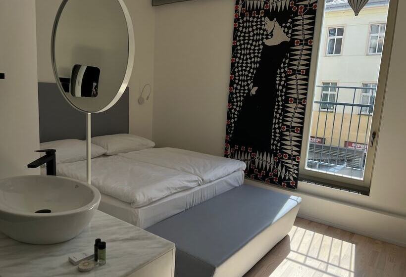 هتل Praha Liberec