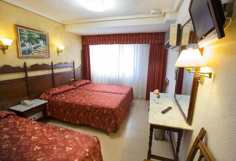 هتل Reyes Catolicos