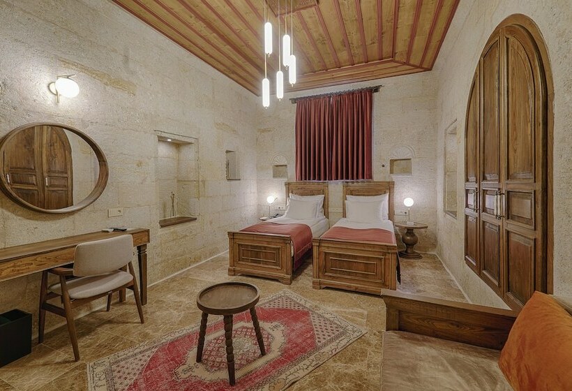 هتل Solem Cave Suites