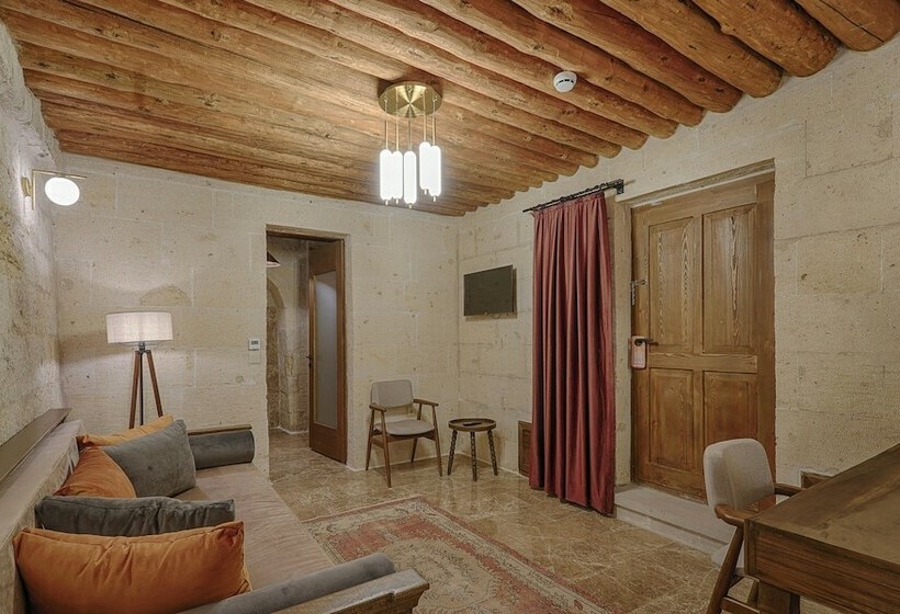 هتل Solem Cave Suites