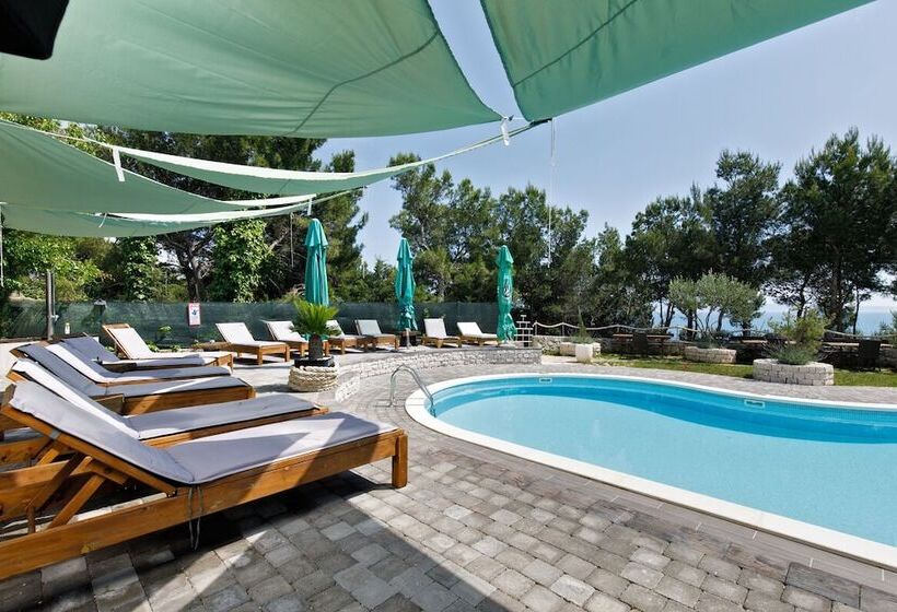 پانسیون Room In Guest Room   Comfy Apartments Next To The Beach