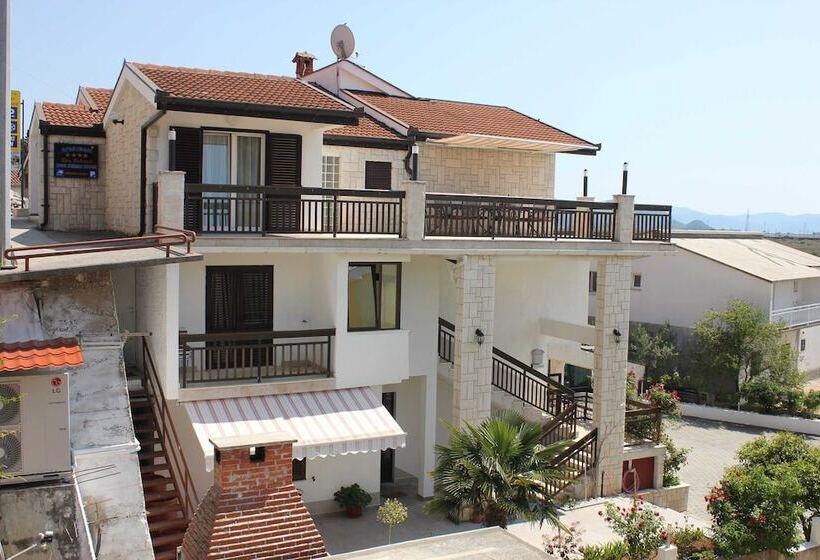 پانسیون Guesthouse San Antonio