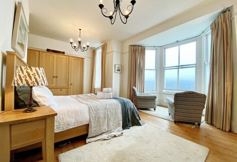 住所  Spectacular Coastal Townhouse In Fowey For 8