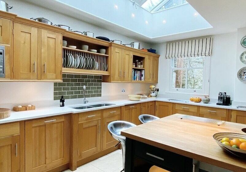 住所  Spectacular Coastal Townhouse In Fowey For 8