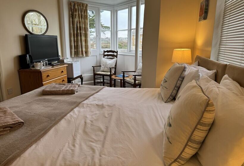 مبيت وإفطار The Pilot Boat Inn
