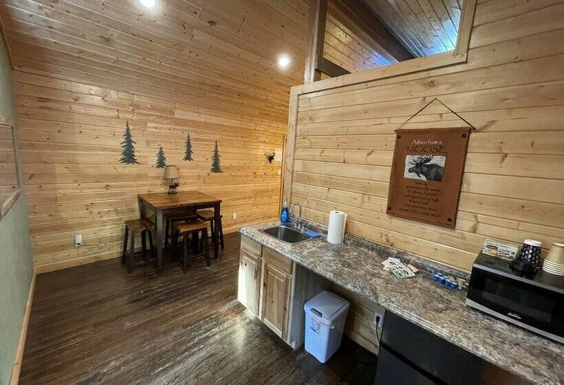 Отель Bear Creek Resort   Campsite