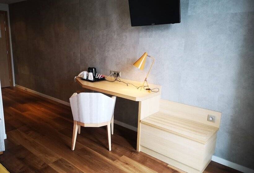 Les Suites   Konine 4   Hotel & Bar & Restaurant