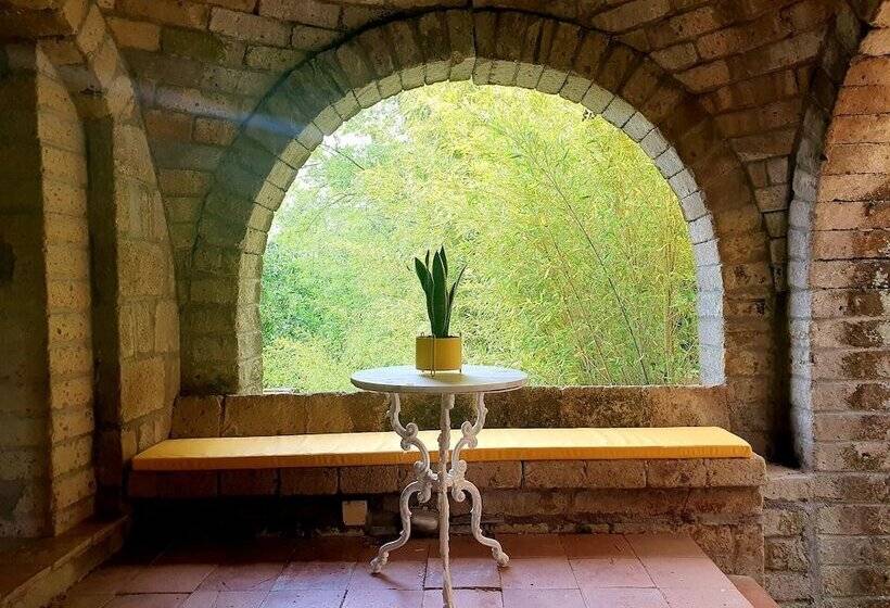 اقامتگاه Naples Countryside, One Of A Kind Dome Experience