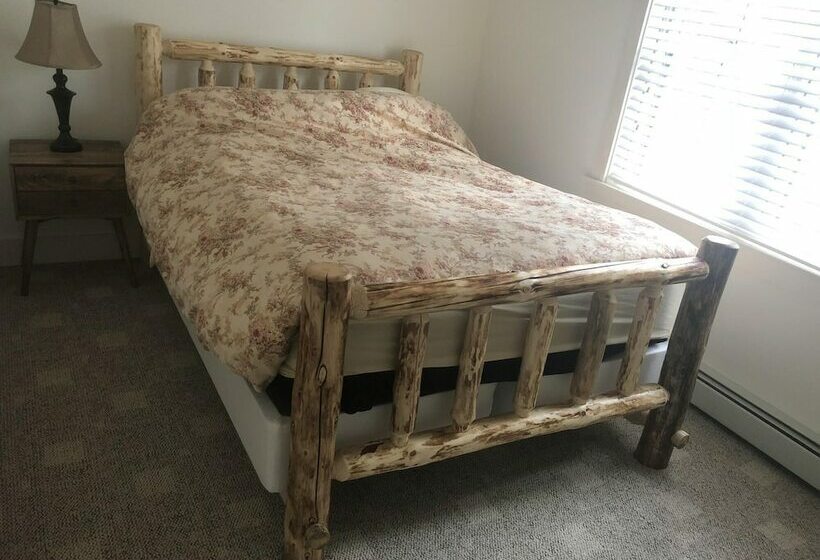 Mo Private Home In Beautiful Wooded Setting  Close To Bretton Woods Ac