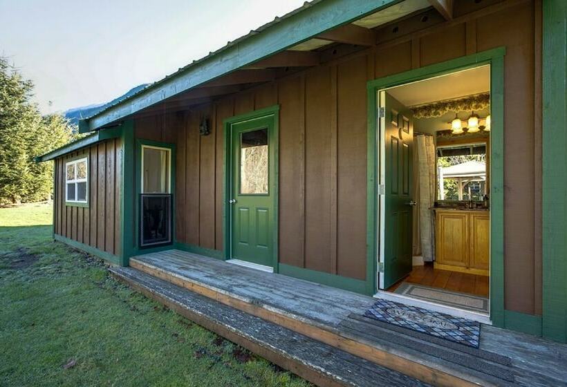 72mf   Rustic   Pets Ok   Sleeps 2