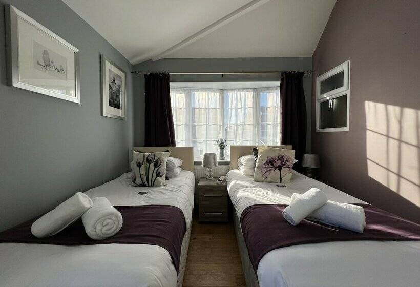 פנסיון Lancaster Close Serviced Accommodation