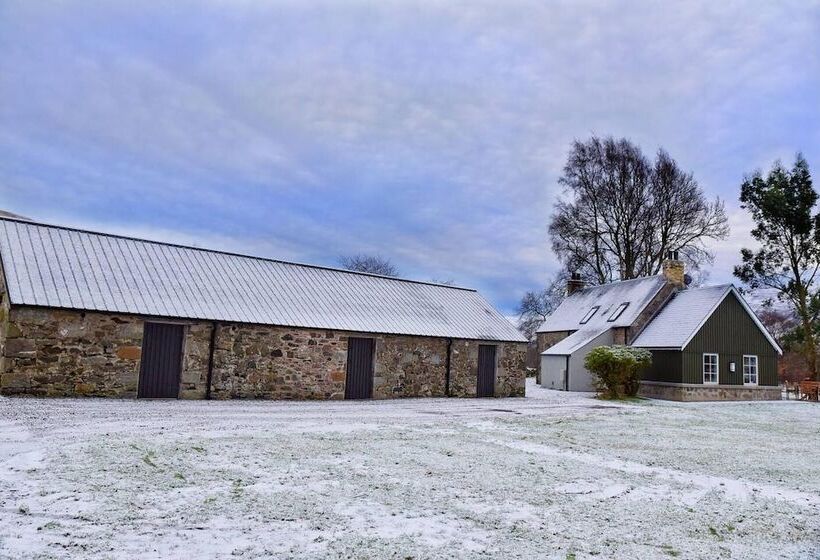 Dalveich Cottage W/hot Tub & Stunning Views