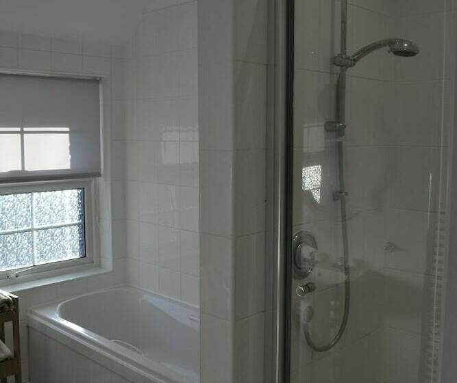 Frinton Escapes  The Cottage