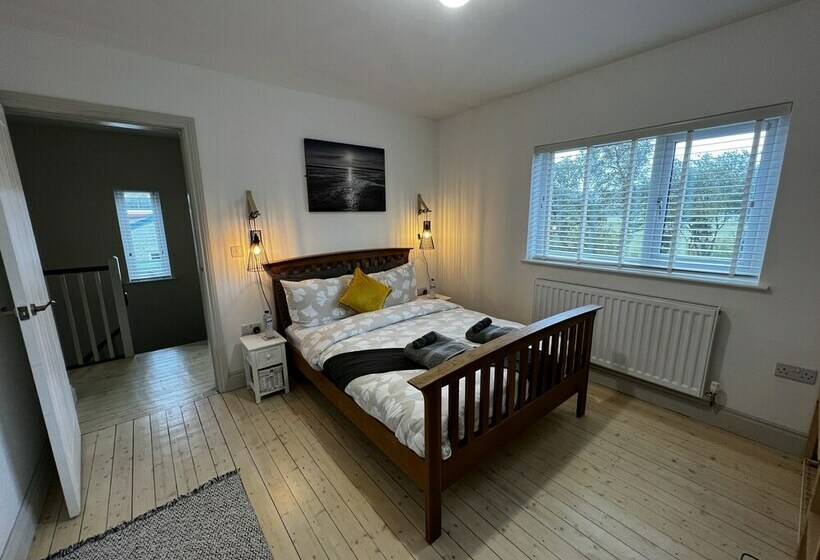 דירת נופש New Modern & Spacious Snowdonia Home  Sleeps 7
