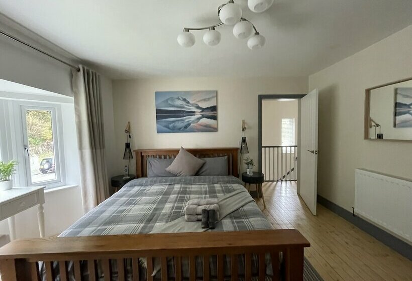 דירת נופש New Modern & Spacious Snowdonia Home  Sleeps 7