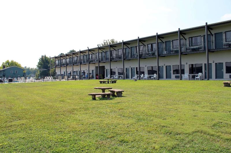 בית מלון כפרי Quality Inn  On The Lake Clarksvilleboydton