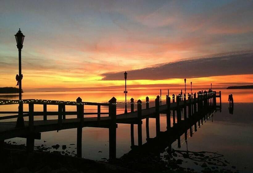 هتل Top Floor Handicap Accessible Bay View