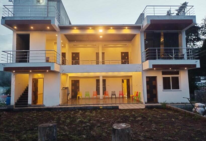 پانسیون Green Park Grand Inn