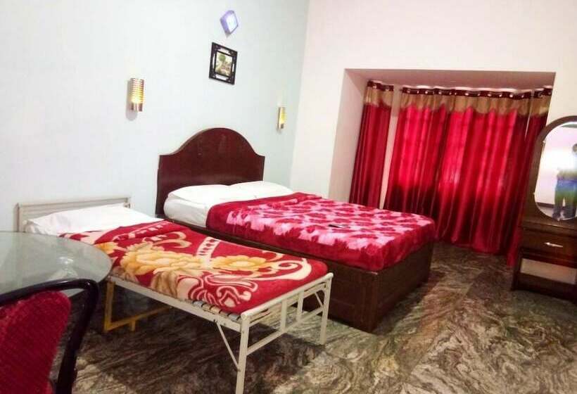 پانسیون Green Park Grand Inn