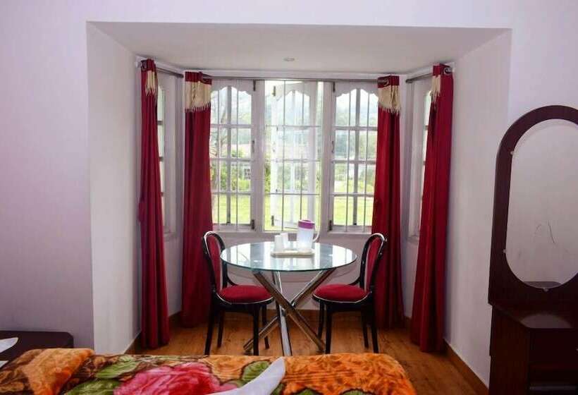 پانسیون Green Park Grand Inn