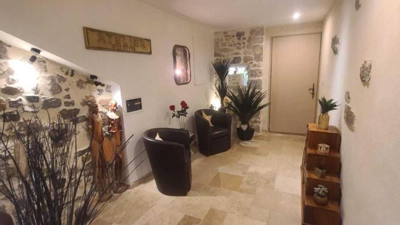 Отель Loveroom La Garçonn Hyeres