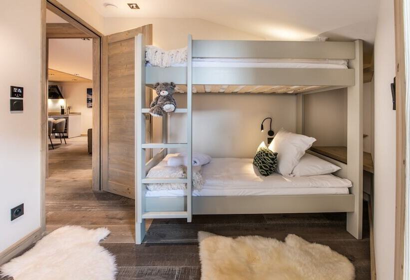 Manali Lodge  By Alpine Resorts