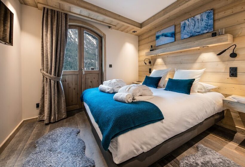 Manali Lodge  By Alpine Resorts