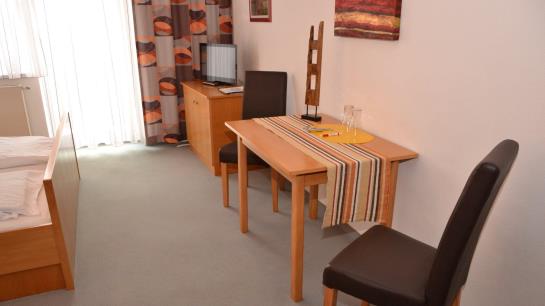 مبيت وإفطار Dorfpension Monika