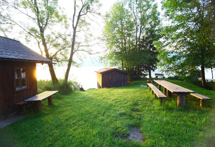 ホテル Nussbaumer Am Irrsee