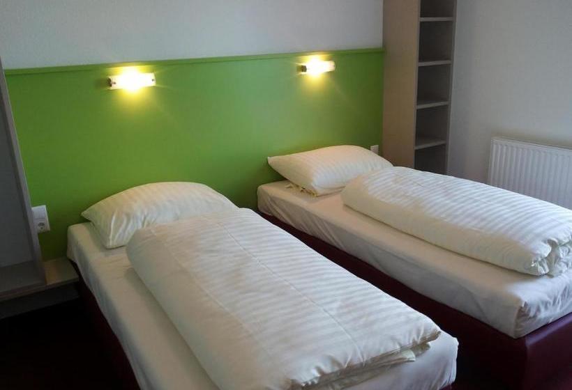 ホテル Wirt Im Feld