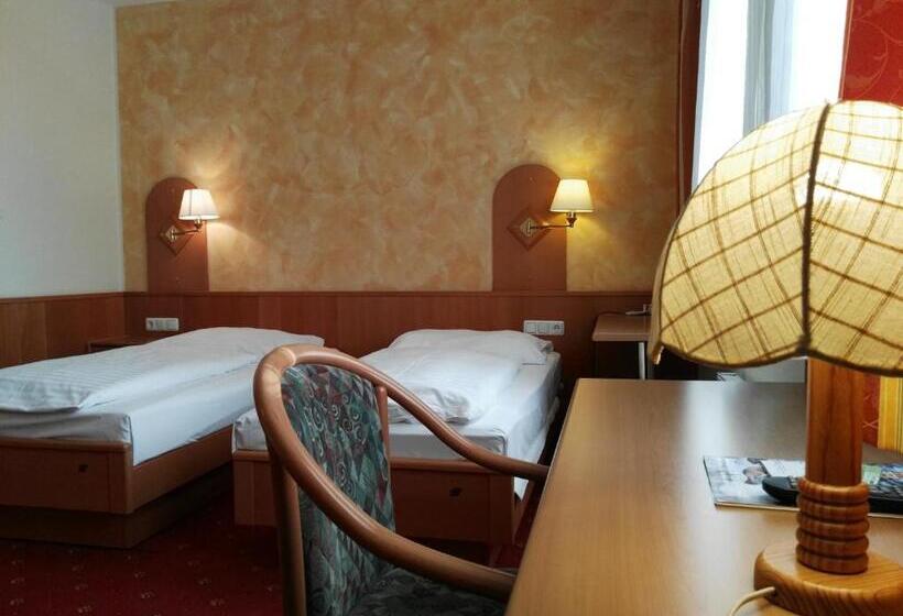 ホテル Wirt Im Feld