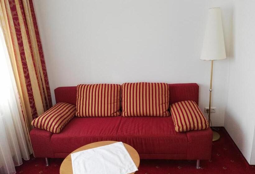 ホテル Wirt Im Feld