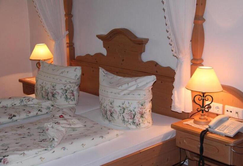 Пансион Wasserstelz Historisches Genusshotel & Restaurant Am Rhein