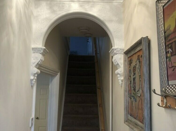 住所  Lovely 3bed House In Gillingham