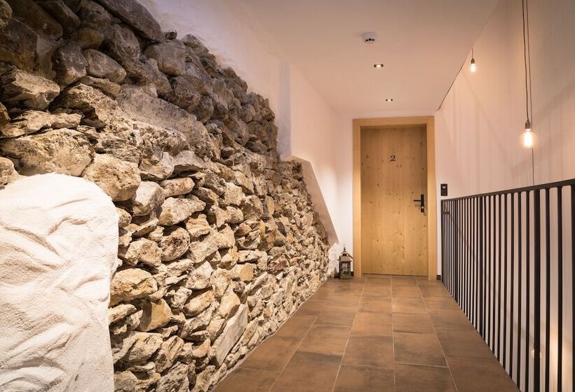 هتل Berghof Soelden Anno 1588