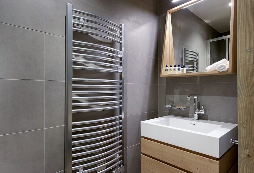 اقامتگاه Le C By Alpine Resorts