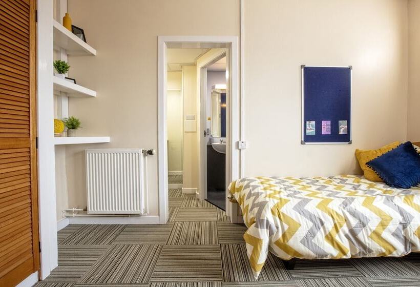 פנסיון Belmont Apartments And Rooms