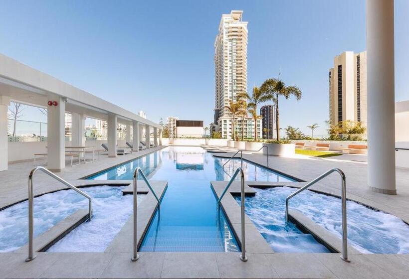 Meriton Suites Surfers Paradise