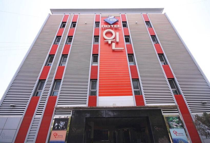 فندق على الطريق Andong Win