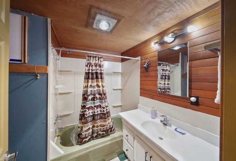 Cowlitz River Cabin