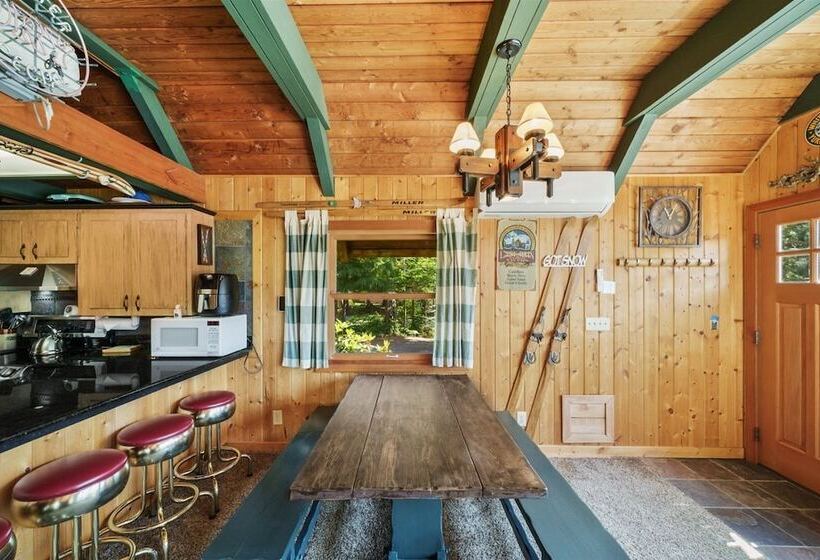 Cowlitz River Cabin