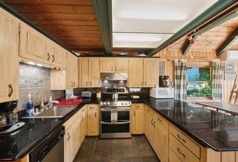 Cowlitz River Cabin