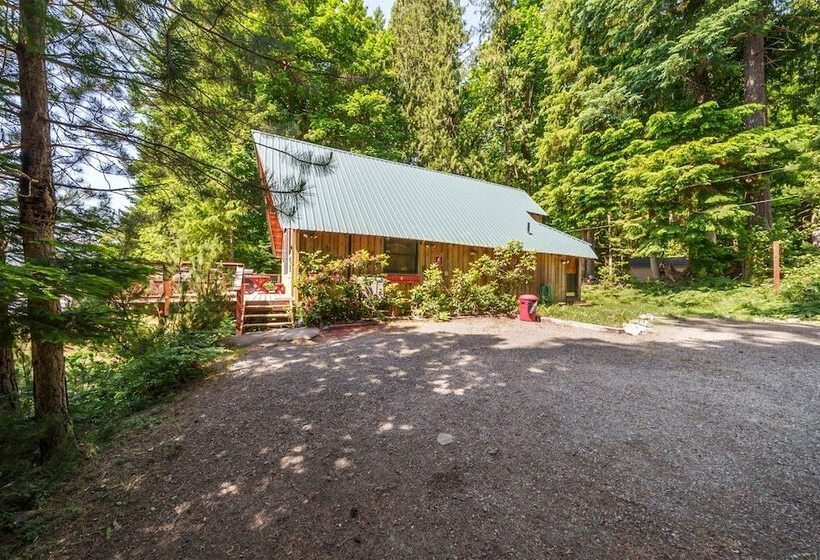 Cowlitz River Cabin