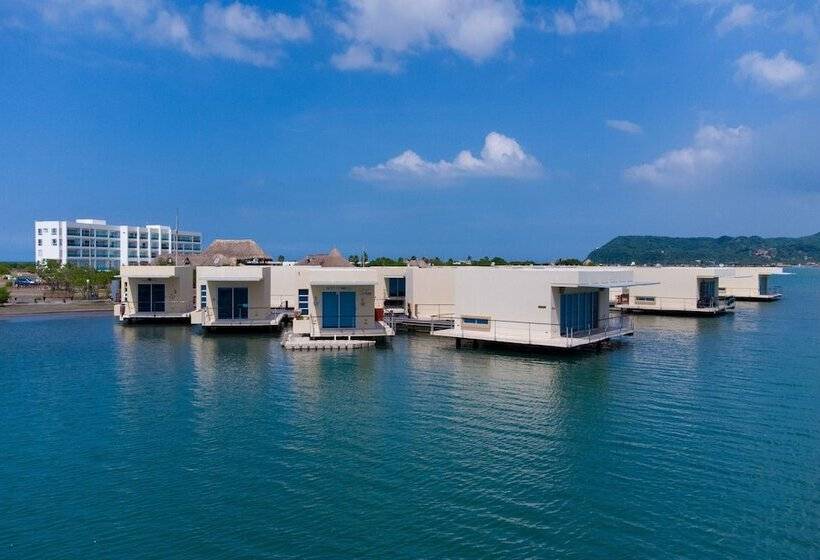 هتل Marina Puerto Velero