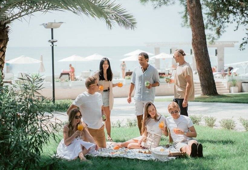 Luchezarniy Resort