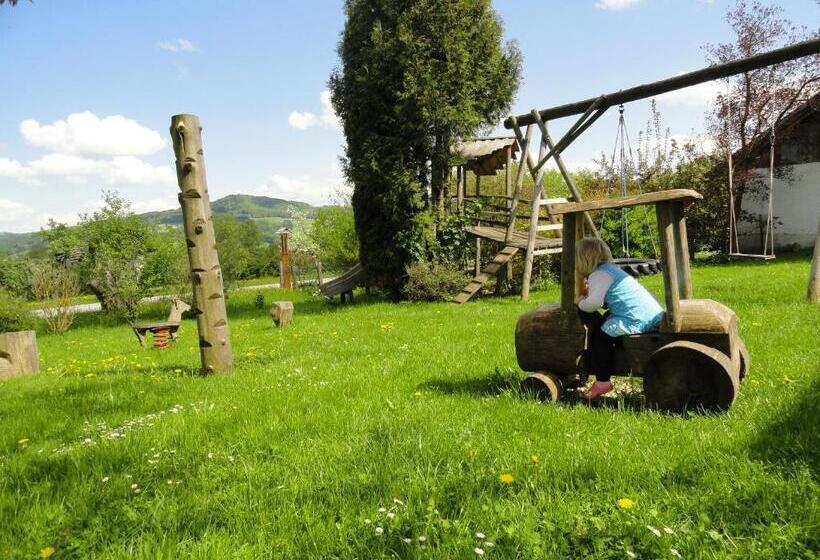 Baby  Und Kinderhof Aicherbauer