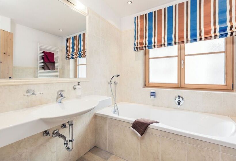 تختخواب و صبحانه Andre Arnold   Boutique Pension