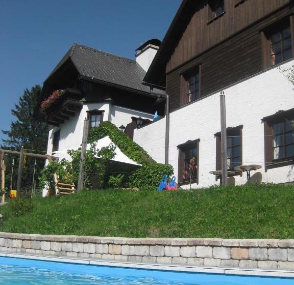 مبيت وإفطار Landhaus Seebacher